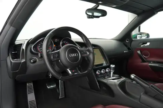 AUDI-R8-2013