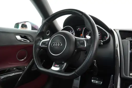 AUDI-R8-2013