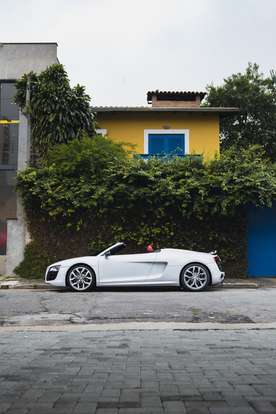 AUDI-R8-2011