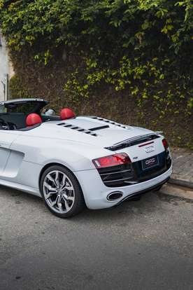 AUDI-R8-2011