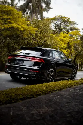 AUDI-RS Q8-2021