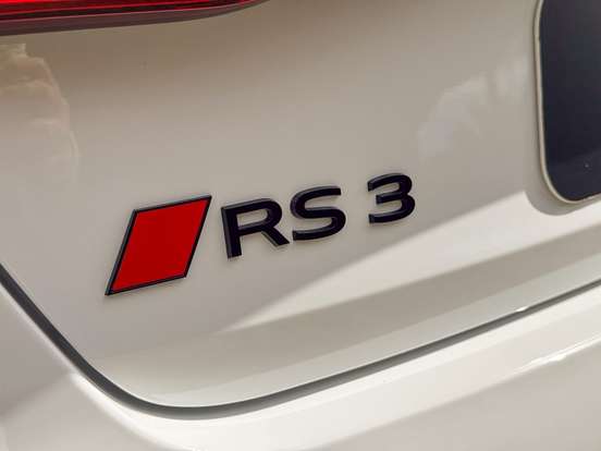AUDI-RS3-2025