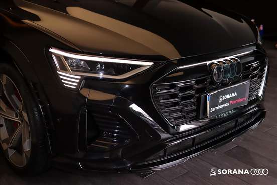 AUDI-SQ8 E-TRON-2023