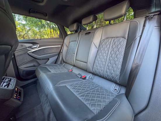 AUDI-SQ8 E-TRON-2023
