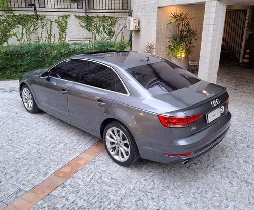 AUDI-A4-2017