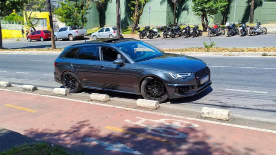 AUDI-A4-2019