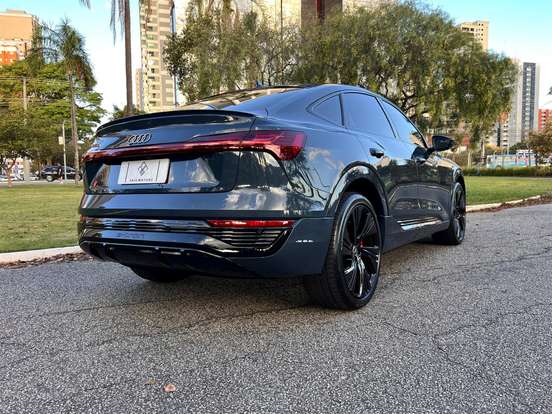 AUDI-Q8 E-TRON-55 ELÉTRICO SPORTBACK PERFORMANCE BLACK QUATTRO AUDI-Q8 E-TRON-2023