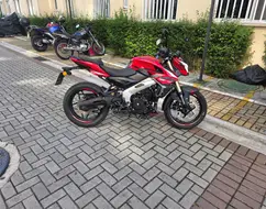 BAJAJ DOMINAR NS400Z BAJAJ DOMINAR NS400Z