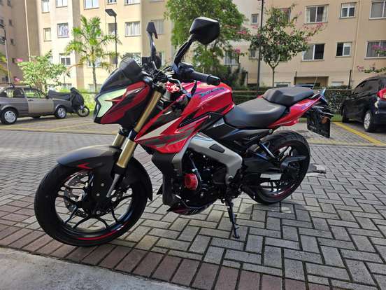BAJAJ-DOMINAR NS400Z-2025