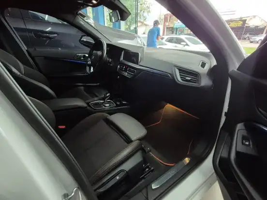 BMW-118i-2019