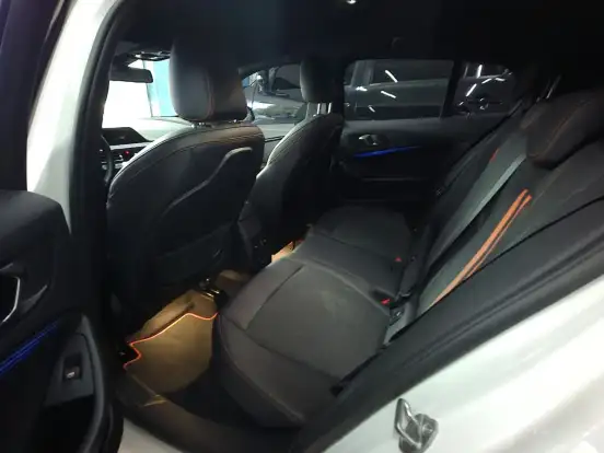 BMW-118i-2019