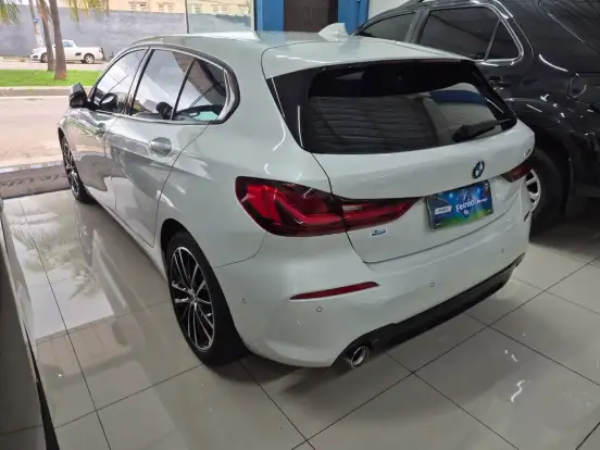 BMW-118i-2019