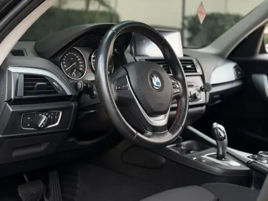 BMW-118i-2013