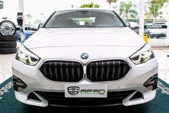 BMW-218i-2020