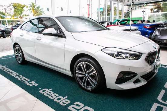 BMW-218i-2020