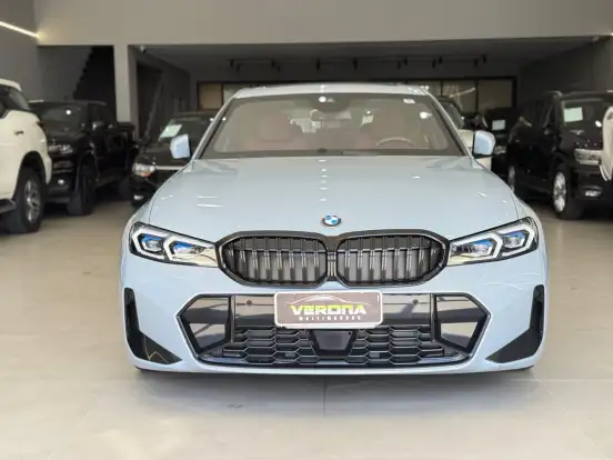 BMW-320i-2023