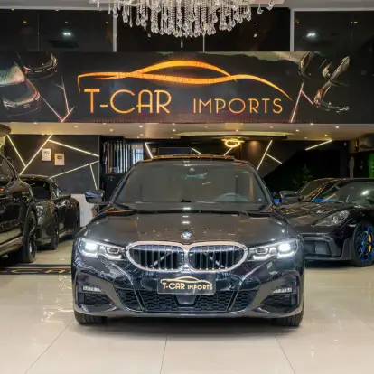 BMW-320i-2022
