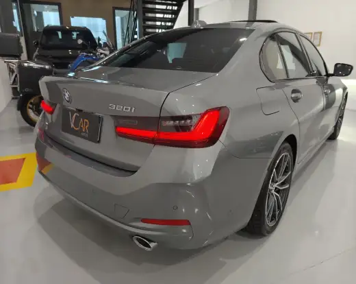 BMW-320i-2024