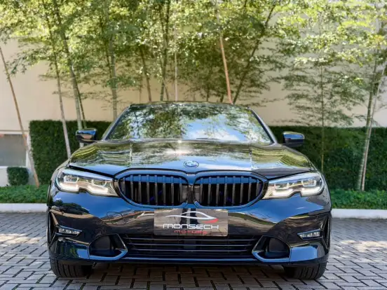 BMW-320i-2020
