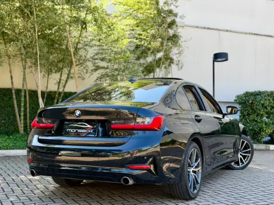 BMW-320i-2020