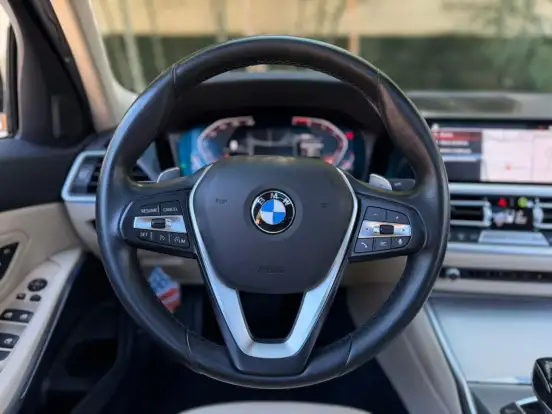 BMW-320i-2020