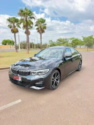 BMW 320i 2.0 16V TURBO GASOLINA M SPORT AUTOMÁTICO