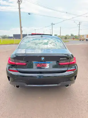 BMW-320i-2020