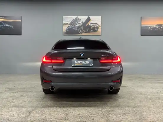 BMW-320i-2019