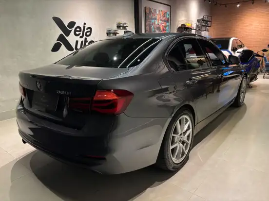 BMW-320i-2017