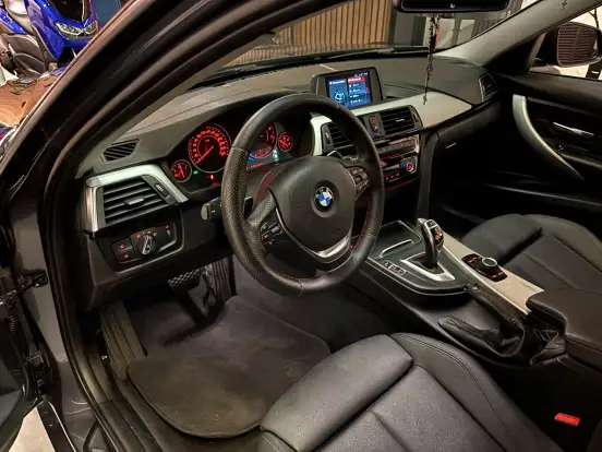 BMW-320i-2.0 SPORT 16V TURBO ACTIVE FLEX 4P AUTOMÁTICO BMW-320i-2017