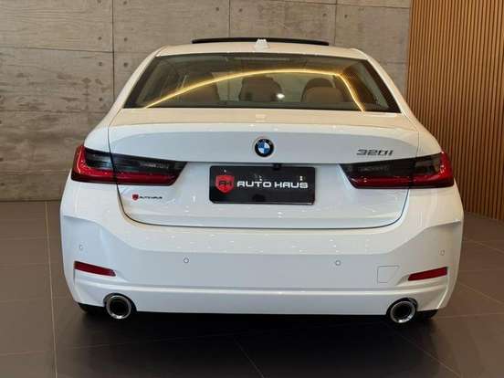 BMW-320i-2024