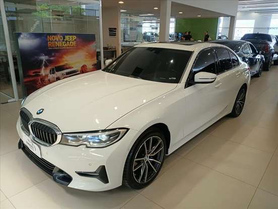 BMW-320i-2021