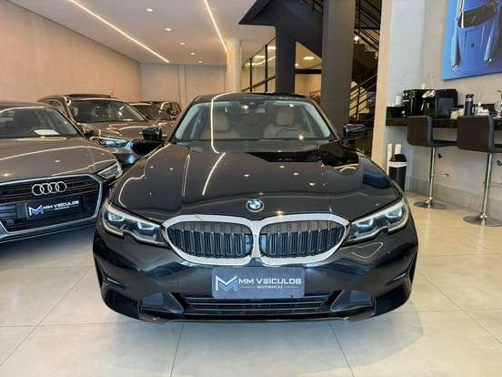 BMW-320i-2022