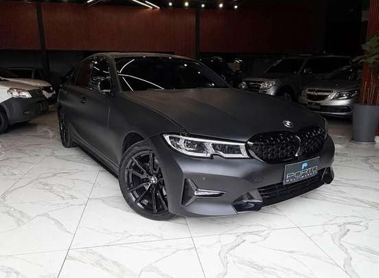 BMW-320i-2021