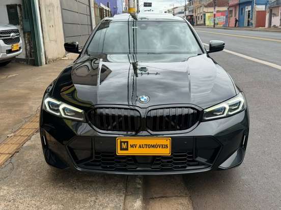 BMW-320i-2023