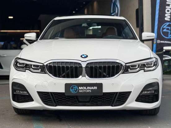 BMW-320i-2021