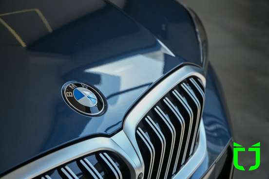BMW-320i-2025