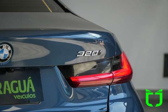 BMW-320i-2025