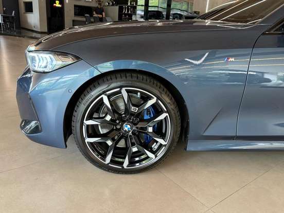 BMW-320i-2025