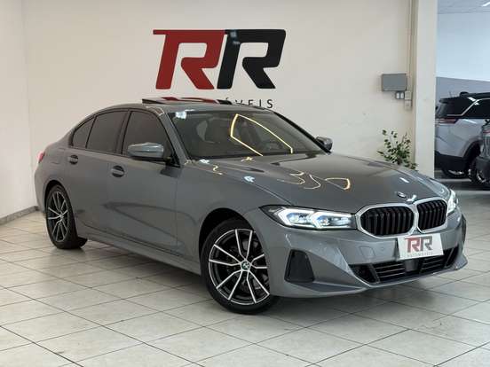 BMW-320i-2023