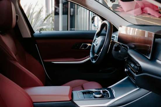 BMW-320i-2024