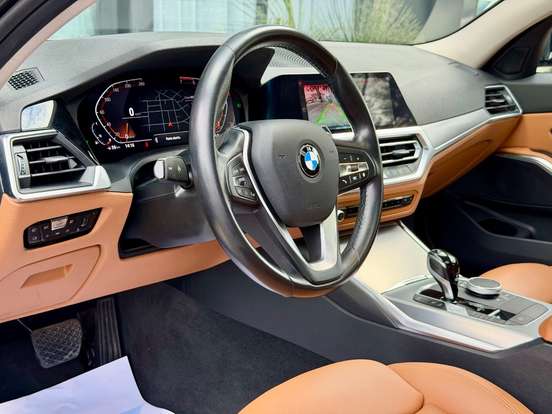 BMW-320i-2022
