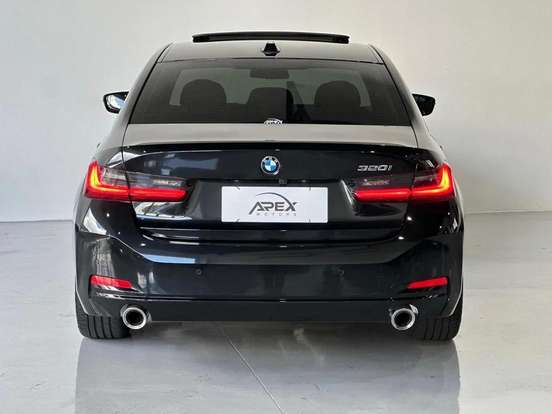 BMW-320i-2023