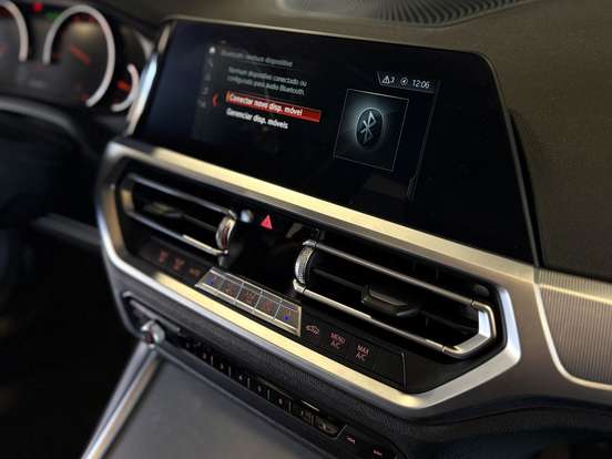 BMW-320i-2020