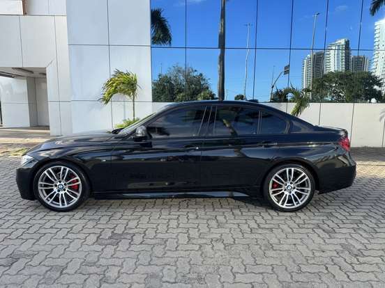 BMW-320i-2018