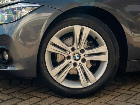 BMW-320i-2.0 SPORT 16V TURBO ACTIVE FLEX 4P AUTOMÁTICO BMW-320i-2017