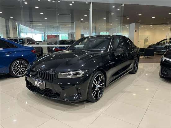BMW-330e-2024
