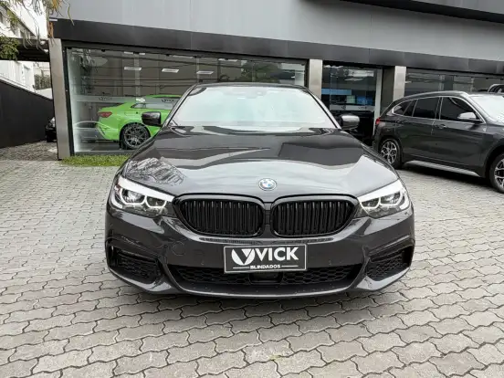 BMW-530e-2020