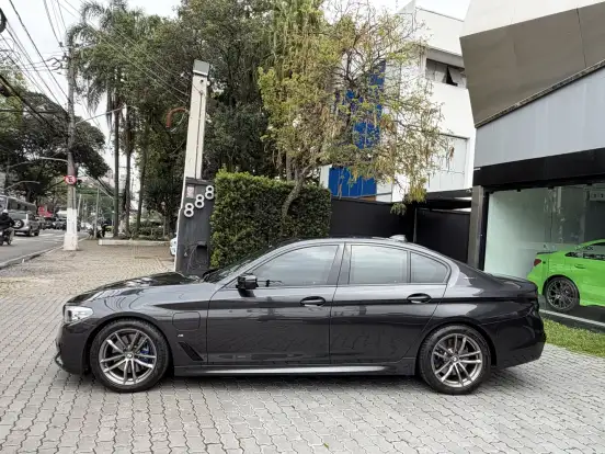 BMW-530e-2020