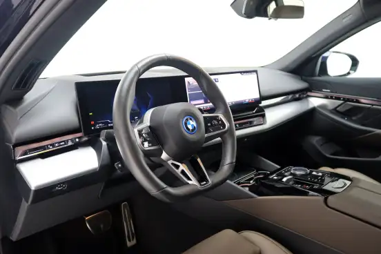BMW-530e-2025